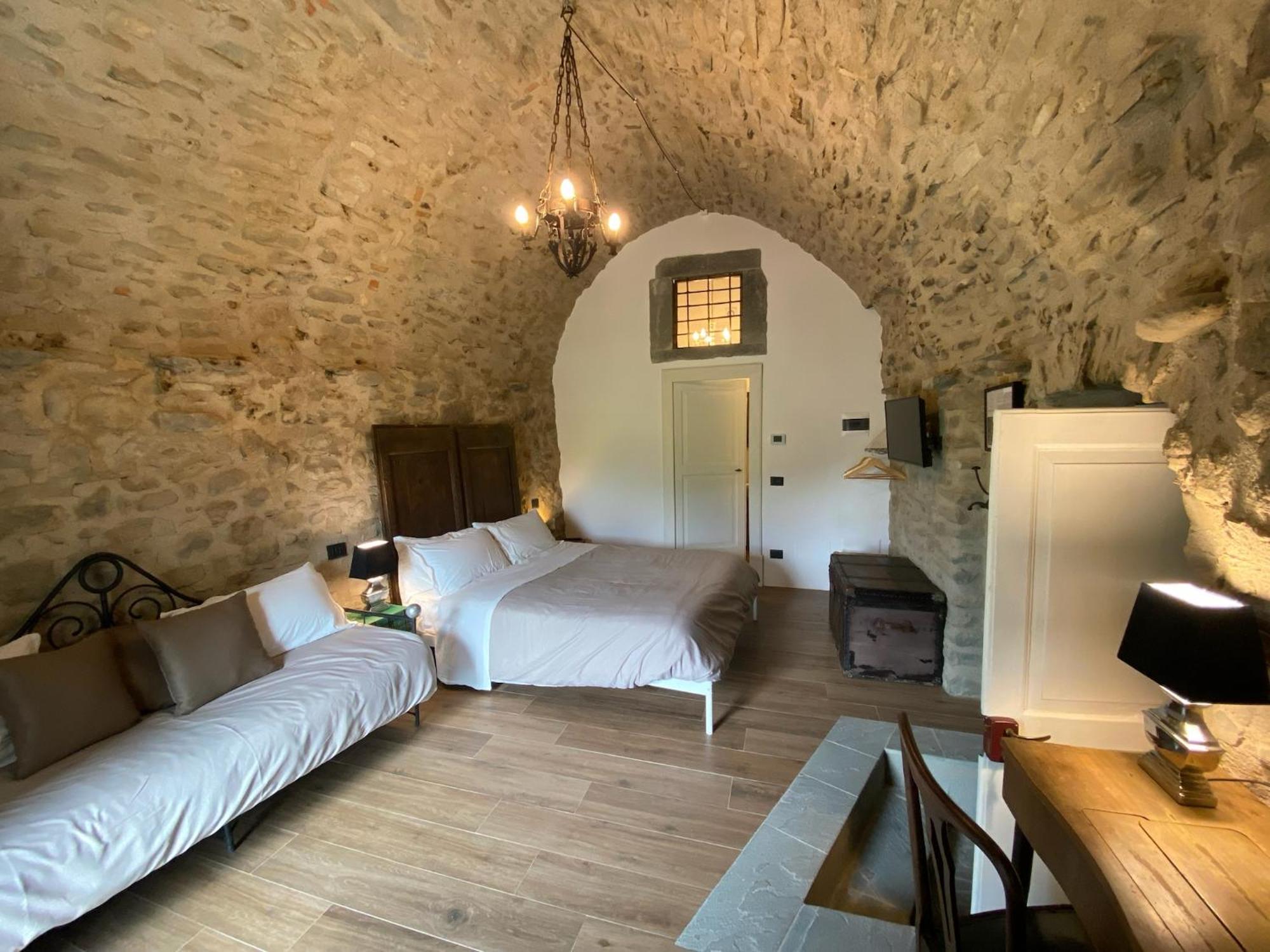 La Casa Medievale Suites E Spa Pontremoli Exterior photo