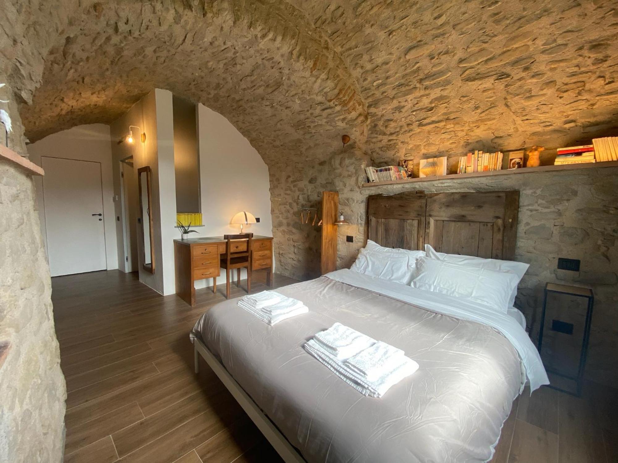 La Casa Medievale Suites E Spa Pontremoli Exterior photo